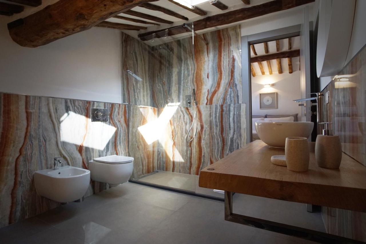 New Moon Rooms La Spezia Bagian luar foto