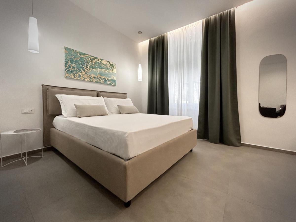 New Moon Rooms La Spezia Bagian luar foto