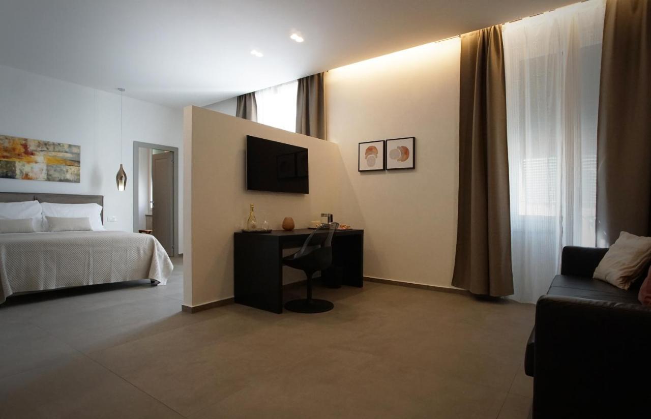 New Moon Rooms La Spezia Bagian luar foto