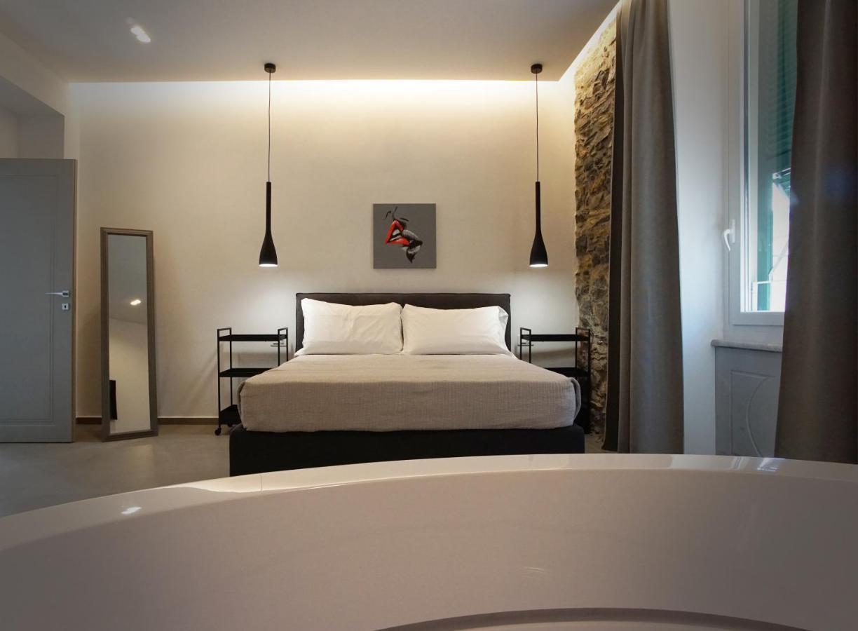 New Moon Rooms La Spezia Bagian luar foto