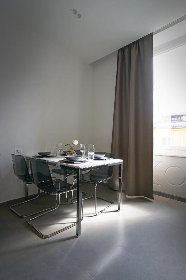 New Moon Rooms La Spezia Bagian luar foto