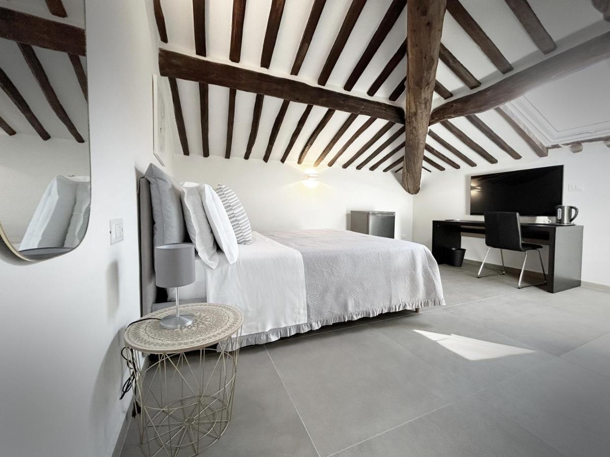 New Moon Rooms La Spezia Bagian luar foto