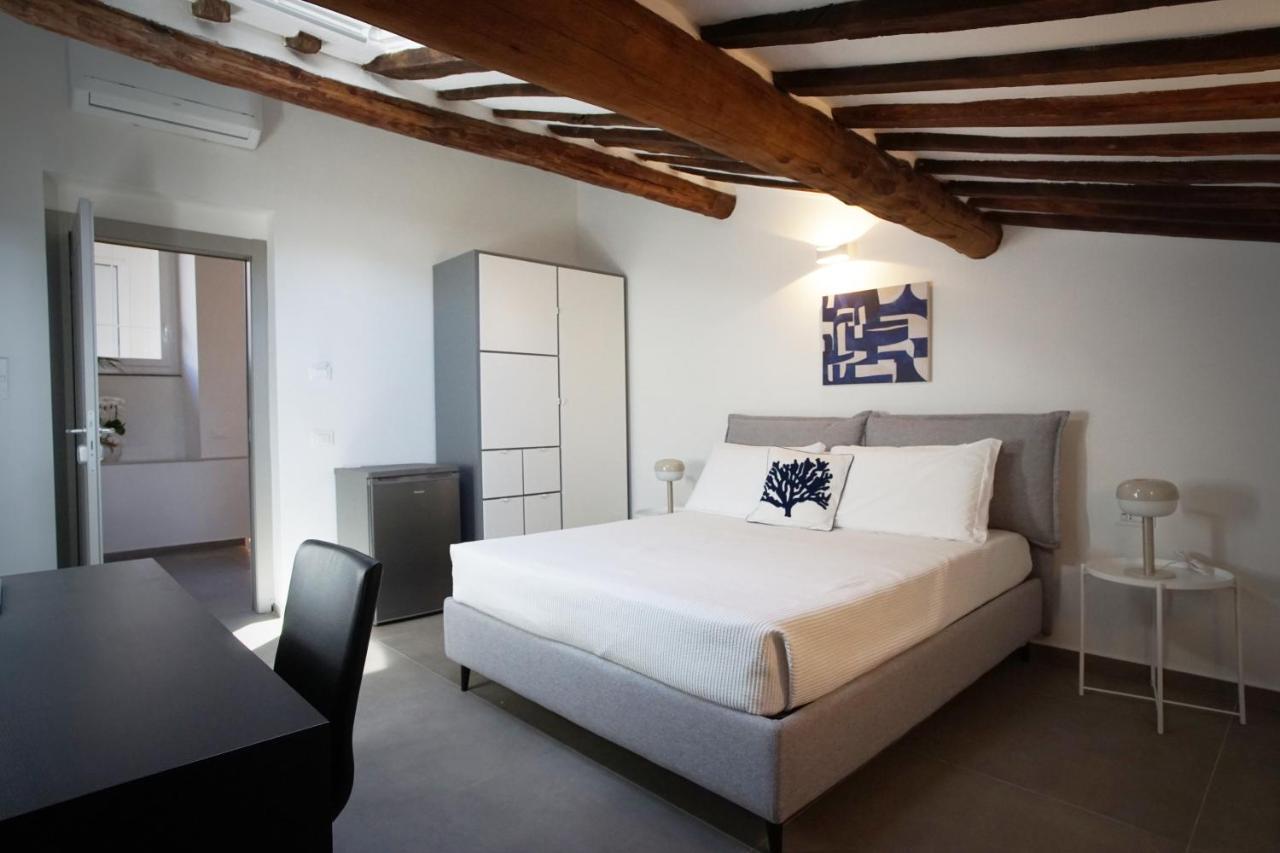 New Moon Rooms La Spezia Bagian luar foto