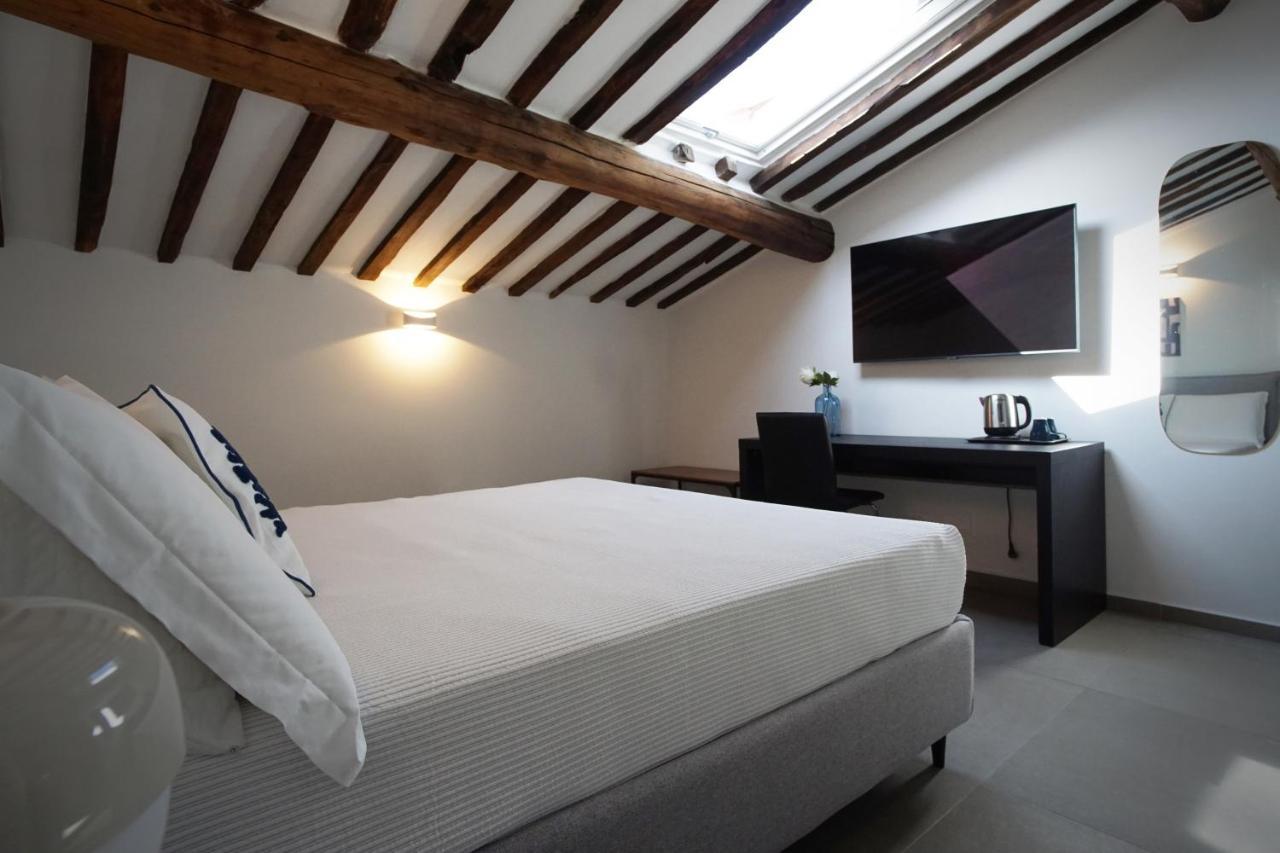 New Moon Rooms La Spezia Bagian luar foto