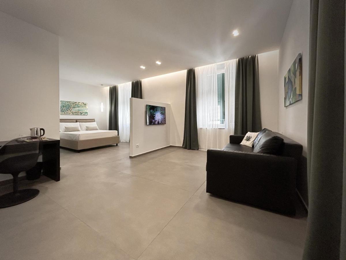 New Moon Rooms La Spezia Bagian luar foto